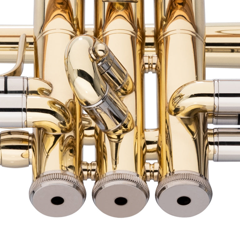 Stagg Bb trumpet, ML-bore, leadpipe in gold brass, with soft case - clear lacquered