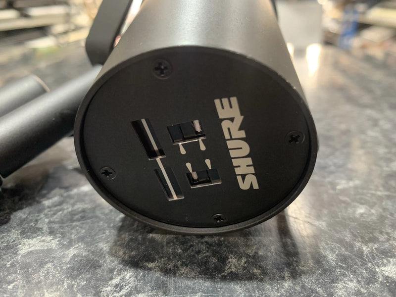 Shure SM7B Cardioid Dynamic Vocal Broadcast Microphone