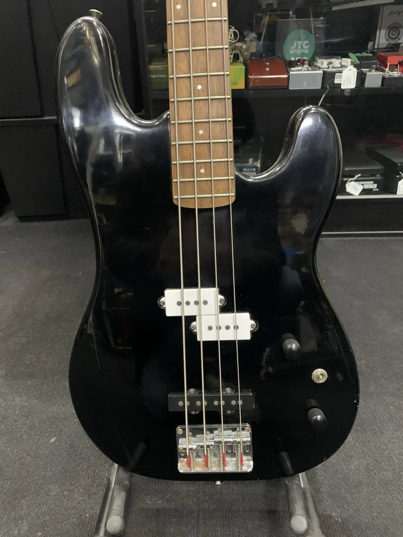 Aria Pro ii Mad Axes 4 String~ Black~ Electric Bass Guitar!- Pro Setup