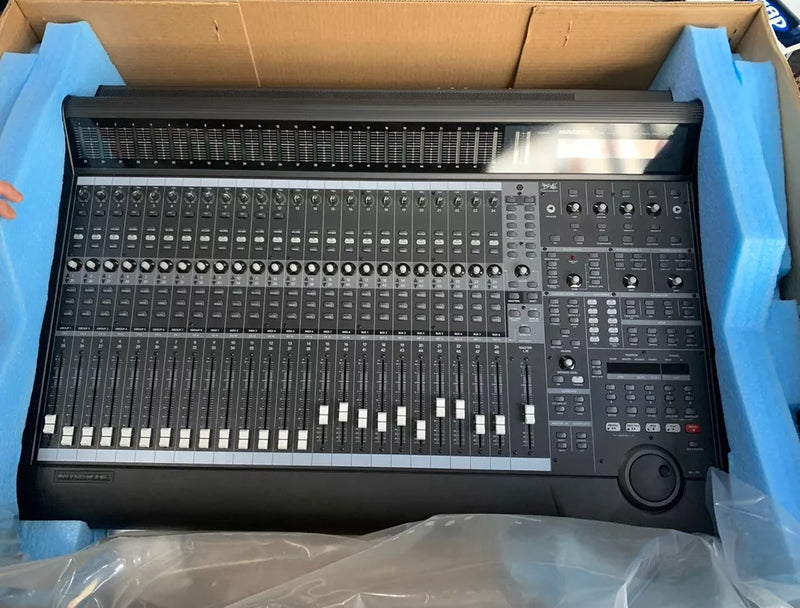 Mackie D8B 56 input / 72 channel with 8 bus digital audio mixer & PSU